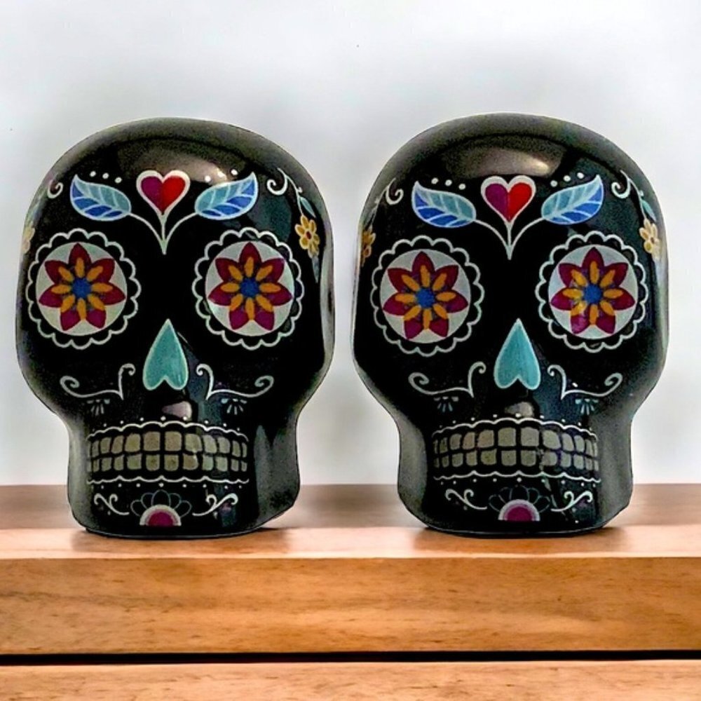 Sugar Skull Salt Pepper Shaker Set Ceramic Day of the Dead Multicolor Black 2 PC